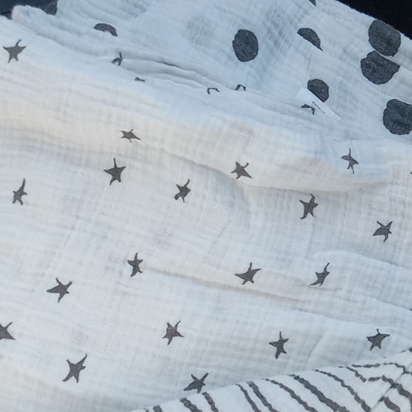 3 Cotton Muslin  Swaddle Blankets - Picture 2 of 4